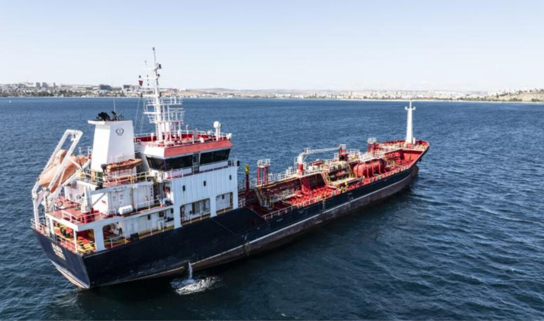 Silivri açıklarında Türk bayraklı iki ticari geminin çarpışması sonucu Tuğberk