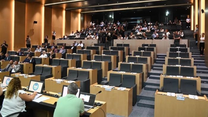 Tekirdağ Büyükşehir Belediye Başkanı Candan Yüceer’in CHP’den ayrılarak YENİ Parti’ye