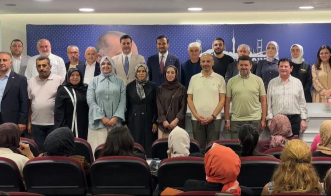 Üsküdar Belediye Meclisi'nde dikkat çeken bir siyasi geçiş yaşandı. CHP'li
