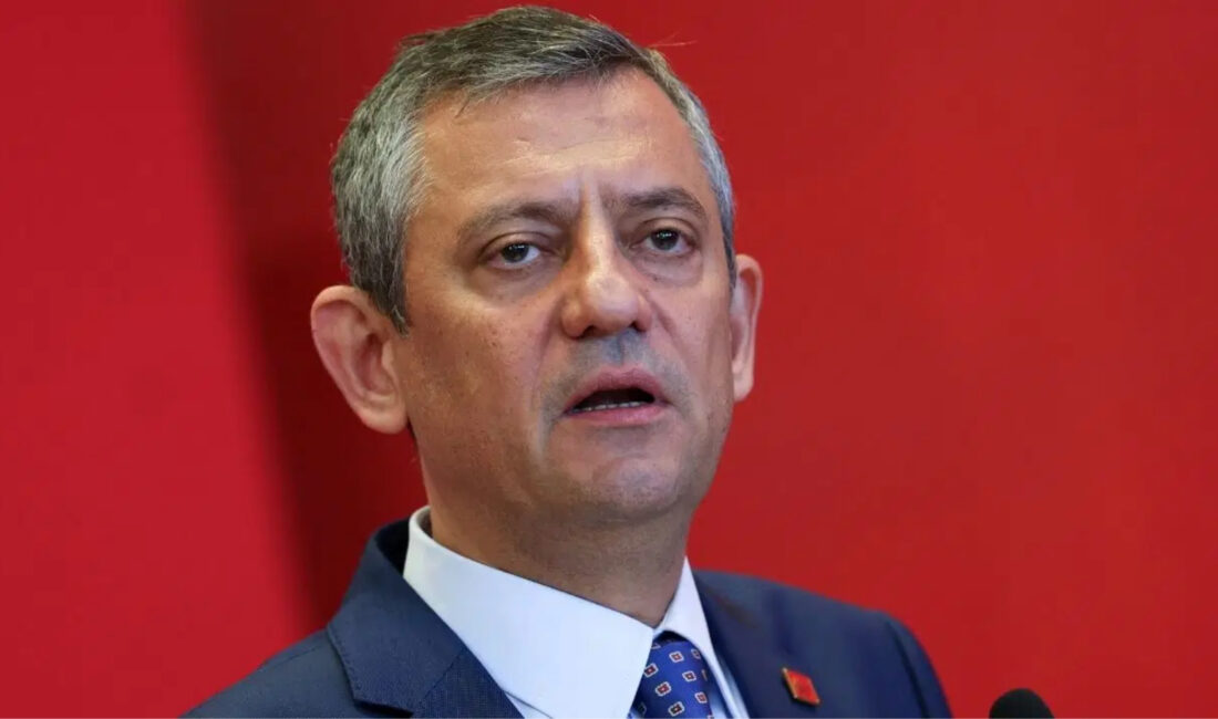 CHP Genel Başkanı Özgür Özel, eski Ankara Büyükşehir Belediye Başkanı