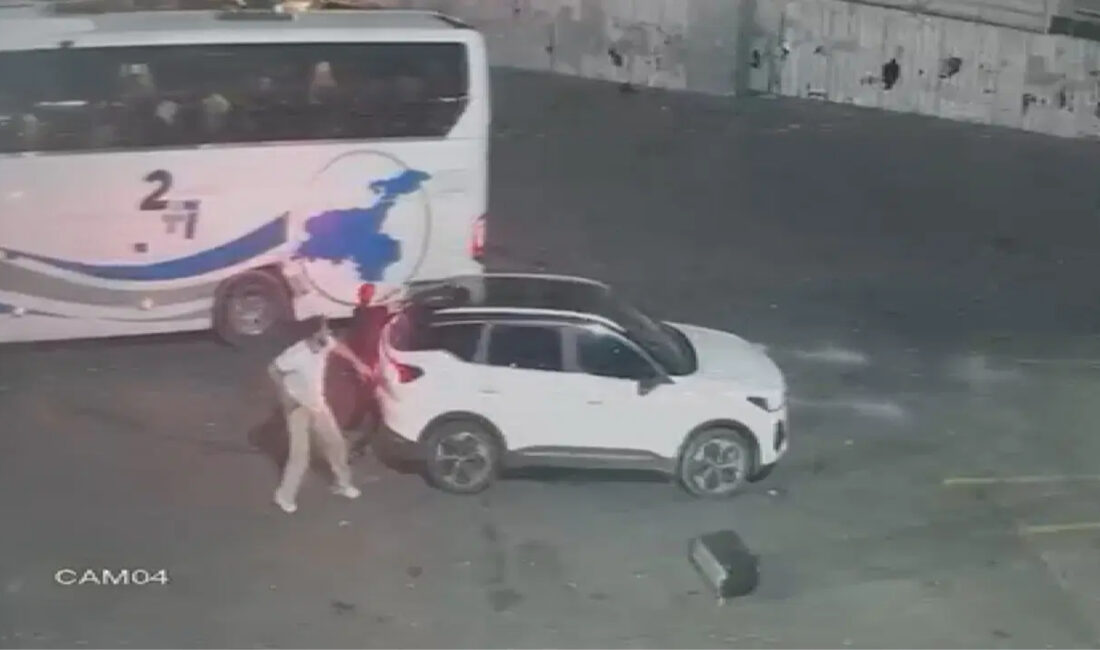 İstanbul Sultanbeyli'de Türkiye'de terör saldırısı hazırlığında olduğu değerlendirilen IŞİD şüphelisi