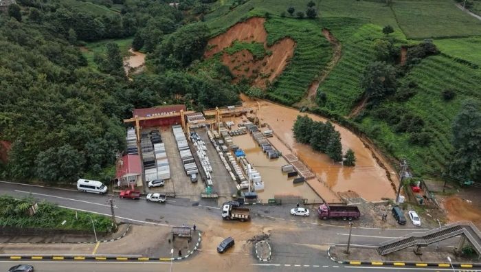 Rize’de etkili olan kuvvetli sağanak, özellikle İyidere ve Pazar ilçelerinde
