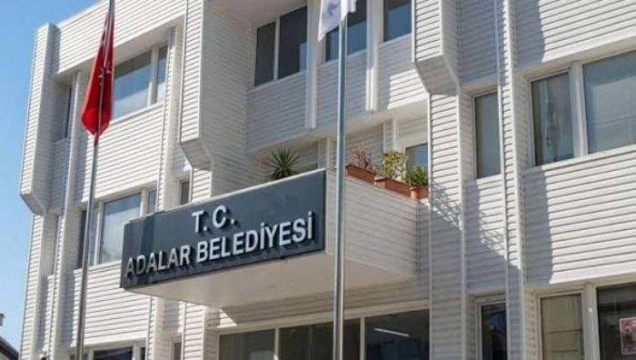 Adalar Belediye Başkanvekili Medine Pamuk’un sağlık sorunlarını gerekçe göstererek görevinden