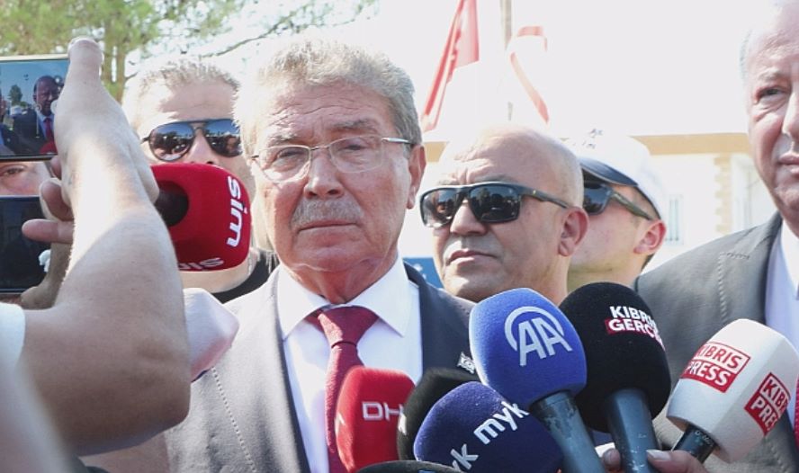 KKTC Başbakanı Ünal Üstel, gemi faciasına ilişkin yaptığı açıklamada, "Girne'de