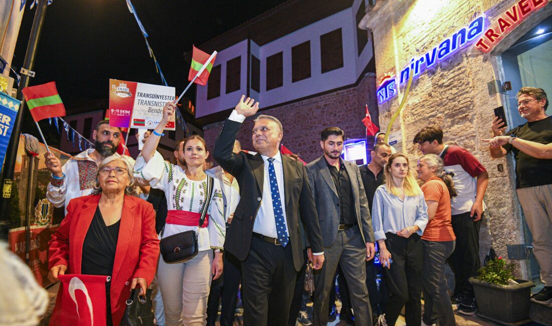 Büyüleyici kortej Kaleiçi’nde karnaval havası estirdi Muratpaşa Belediyesi’nin bu yıl 11’incisini düzenlediği Uluslararası Kaleiçi Old Town