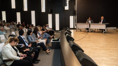 İzmir Büyükşehir Belediyesi ve Ege Geriatri Derneği iş birliğiyle düzenlenen