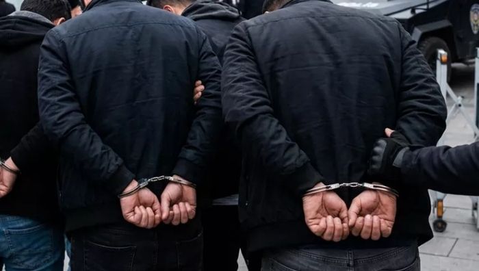 Bakırköy Belediyesi’ne operasyon! Çok sayıda gözaltı var Bakırköy Belediyesi’nde 2024-2026 yılları arasında gerçekleştirilen ihalelerde usulsüzlük yapıldığı ve