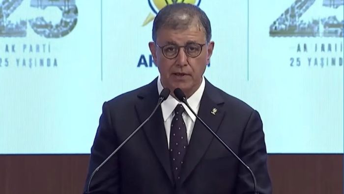 Cemil Tugay’dan ilk açıklamalar: ‘AK Parti kimsesizlerin kimsesidir’ İzmir Büyükşehir Belediye Başkanı Cemil Tugay, Cumhurbaşkanı Recep Tayyip Erdoğan