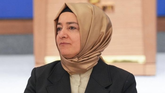 Fatma Betül Sayan Kaya için karar! AK Parti’den fon soruşturması sonrası flaş adım Fon soruşturmasında adı gündeme gelen eski AK Parti Genel Başkan