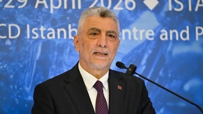 Bakan Bolat’tan fon soruşturması iddialarına yanıt: ‘Koskoca bir yalandır!’ Ticaret Bakanı Ömer Bolat, fon soruşturması üzerinden kendisi hakkında ortaya
