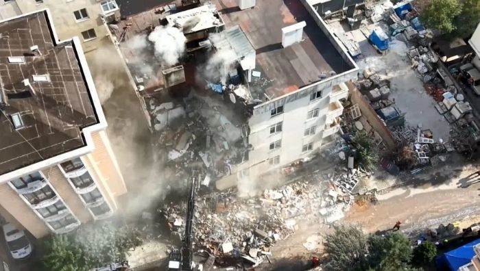 Maltepe’de çöken binada ölen 2 kişinin kimlikleri belli oldu İstanbul Maltepe’de 7 katlı binanın alttaki 3 katının çökmesi sonucu