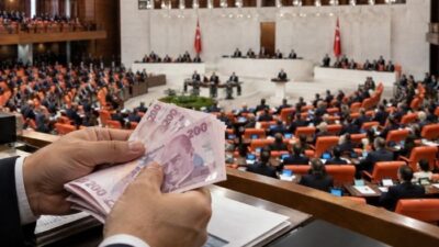 Son dakika haberi... AK Parti, fon piyasasında yaşanan gelişmelerin ardından