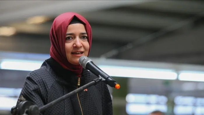 Fatma Betül Sayan Kaya hakkında SPK raporu tamamlandı: Dosya savcılığa gönderildi Fon soruşturmasında adı geçen Fatma Betül Sayan Kaya ve eşi