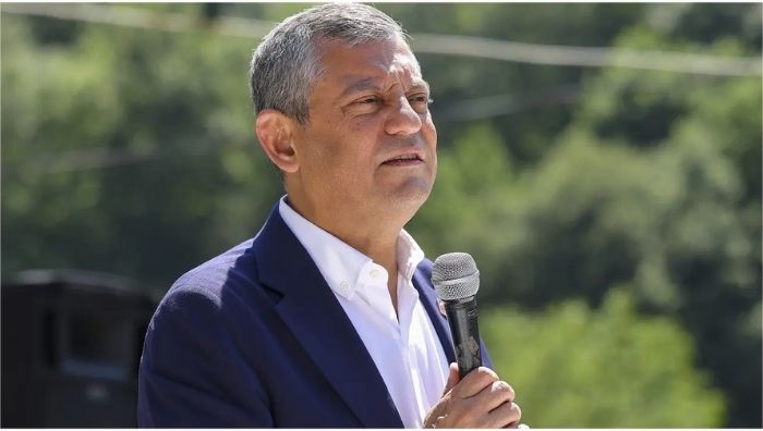 Özgür Özel kararını açıkladı: YENİ Parti Meclis’te yerini alacak YENİ Parti Genel Başkanı Özgür Özel, 28. Dönem 5. Yasama
