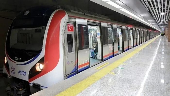 Marmaray Üsküdar İstasyonu’nda intihar! Seferler tek hatta düşürüldü İstanbul Marmaray Üsküdar İstasyonu’nda bir kişinin intihar ettiği bildirildi. Olay