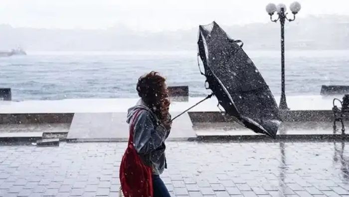 Meteoroloji’den peş peşe uyarılar: 48 ilde sarı ve turuncu alarm verildi Meteoroloji Genel Müdürlüğü, 15 Ekim 2026 Perşembe günü için 48