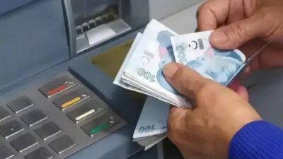 Bankaların ATM’lerde QR kodla para yatırma limitleri değişiklik gösteriyor. Derlenen
