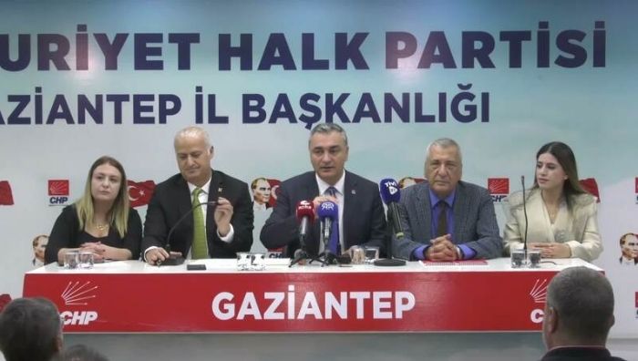 Müslim Sarı’dan İBB çıkışı: ‘AKP’ye kaptırmayacağız!’ CHP Sözcüsü Müslim Sarı, olası İstanbul Büyükşehir Belediyesi (İBB) başkanlık
