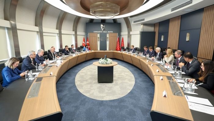 CHP Genel Merkezi’nde kritik görüşme: Kılıçdaroğlu, Wiseler’i ağırladı CHP Genel Başkanı Kemal Kılıçdaroğlu, Lüksemburg Temsilciler Meclisi Başkanı Claude