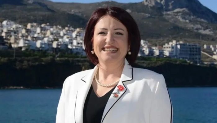 Karaburun Belediye Başkanı istifa etti İzmir’in Karaburun ilçesinin Belediye Başkanı İlkay Girgin Erdoğan, YENİ Parti