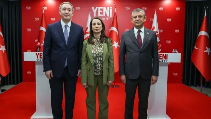 Özgür Özel’den Mehmet Uçum’a çağrı: ‘O tarihi kimden aldığını açıklasın’ DEM Parti Eş Genel Başkanları Tülay Hatimoğulları ve Tuncer Bakırhan