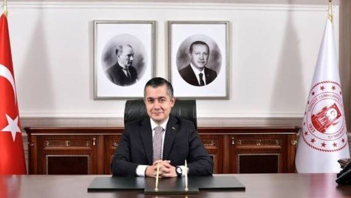 Kayyum olarak atanmıştı: Can Aksoy görevden alındı Esenyurt Belediyesi’ne kayyum olarak atanan Can Aksoy’un belediyedeki görevine son