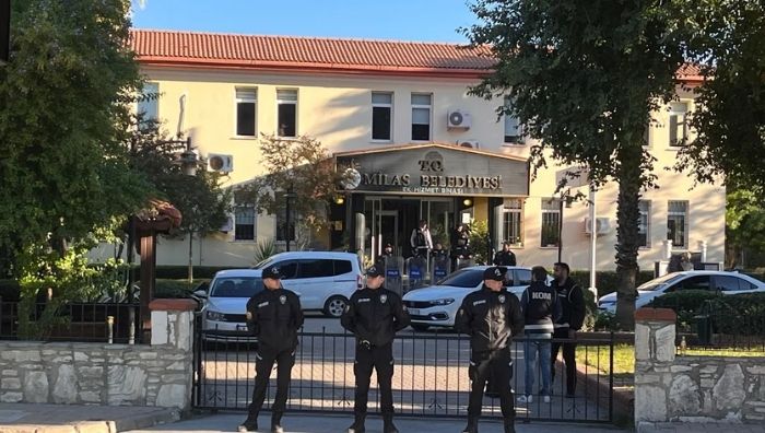 Milas Belediyesi soruşturmasında gözaltı sayısı 35’e yükseldi Muğla’nın Milas Belediyesi’ne yönelik sahte iş deneyim belgeleri ve ihale