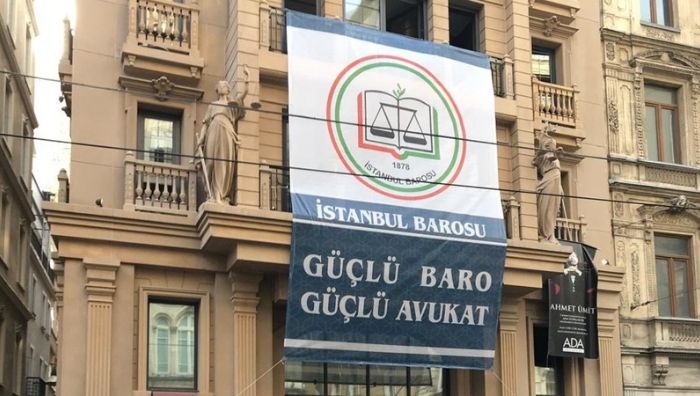 İstanbul Barosu sandığa gidiyor! İşte adaylar ve seçim takvimi İstanbul Barosu’nun 24-25 Ekim tarihlerinde Haliç Kongre Merkezi’nde gerçekleştirilecek Genel