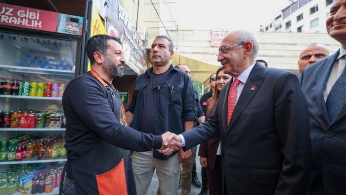 Kılıçdaroğlu’ndan Gaziantep’te ekonomi çıkışı: ‘Her mutfakta yangın var’ CHP’nin eski Genel Başkanı Kemal Kılıçdaroğlu, Gaziantep’te katıldığı “Milli Bilinç,