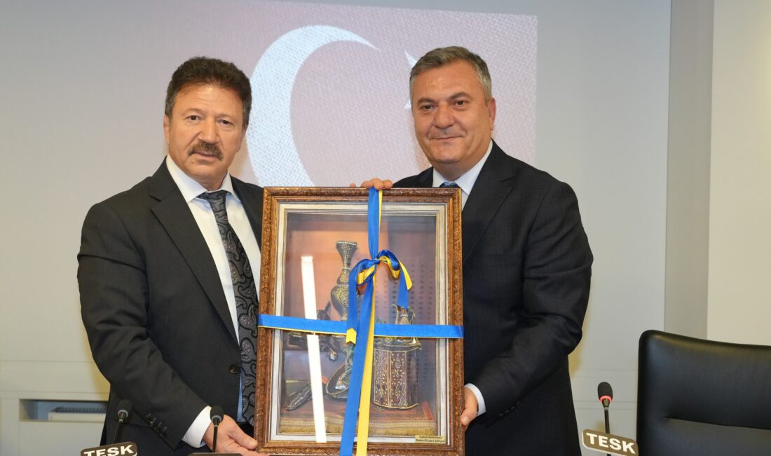 ÇUBUK BELEDİYE BAŞKANI DEMİRBAŞ VE STK TEMSİLCİLERİNDEN TESK GENEL BAŞKANI YİĞİNER’E ZİYARET Çubuk Belediye Başkanı Baki Demirbaş, ilçedeki sivil toplum kuruluşlarının temsilcileri,