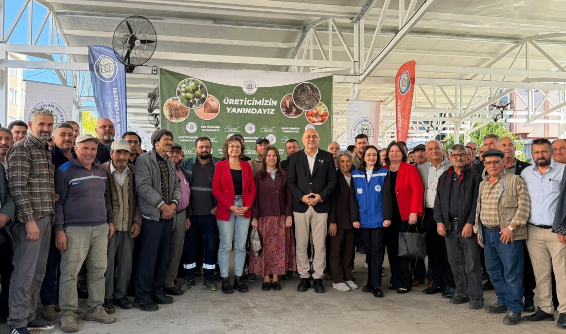 Muğla’da Hayvancılığa Tam Destek Üreticilere 4 Bin 239 Mineral Blok Taşı Muğla Büyükşehir Belediyesi, hayvancılıkla uğraşan aile işletmelerini desteklemek ve hayvanlarda
