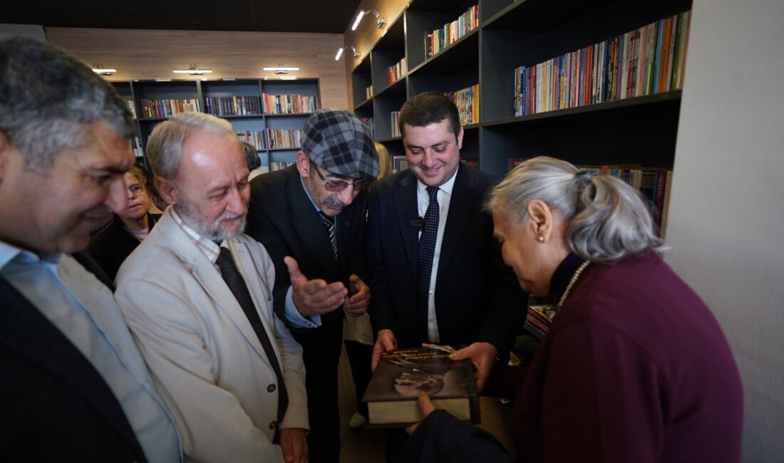 BAŞKAN DEMİR: ÇAYINIZ DA ÇALIŞMA YERLERİNİZ DE BİZDEN TORBALI’DA ÖĞRENCİLERE ÜCRETSİZ DERS ÇALIŞMA İMKÂNI ÇAY, SU, Wİ-Fİ ÜCRETSİZ: