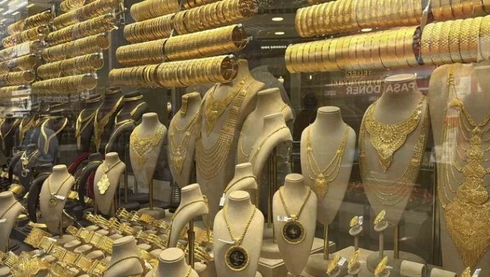 Yargıtay son noktayı koydu: Düğün altınlarını alan eş bunu ispatlamak zorunda Eşinin 7 bileziğini otomobil almak için bozduran erkek, altınların kendisine