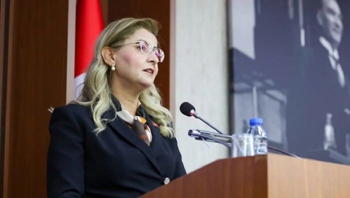 Bakırköy Belediyesi soruşturmasında 39 tutuklama: Ayşegül Ovalıoğlu’ndan ilk açıklama Bakırköy Belediyesi'ne yönelik soruşturmada belediye yöneticilerinin de aralarında bulunduğu 39