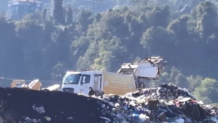 CHP’li Ardeşen Belediyesi’ne 2,3 milyon TL ceza: Bakanlık denetimde ortaya çıkardı Rize'nin Ardeşen ilçesinde belediyenin çöp toplama faaliyetlerine ilişkin yapılan denetimlerde
